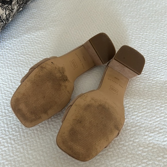 Ann Taylor Tan Sandals with Gold Buckle - Picture 3 of 7
